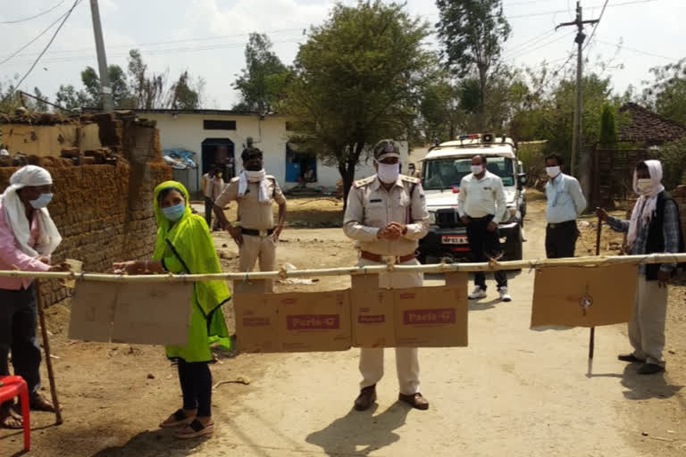 Villagers blockade in a village due to Corona virus in Raisen