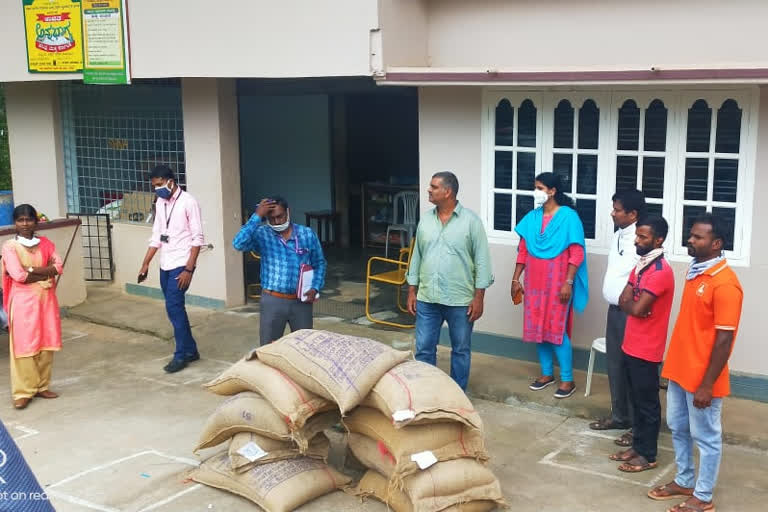 Goal Mall in ration rice distribution Complaint against owner