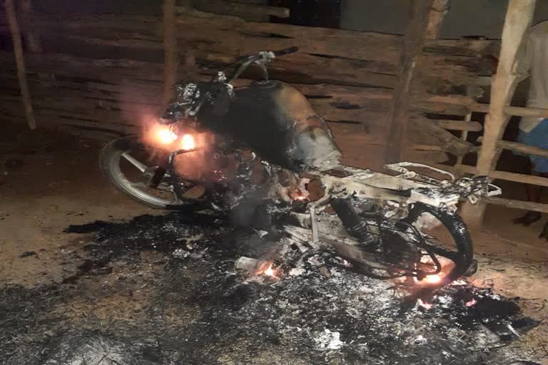 Bike caught fire in Bokaro