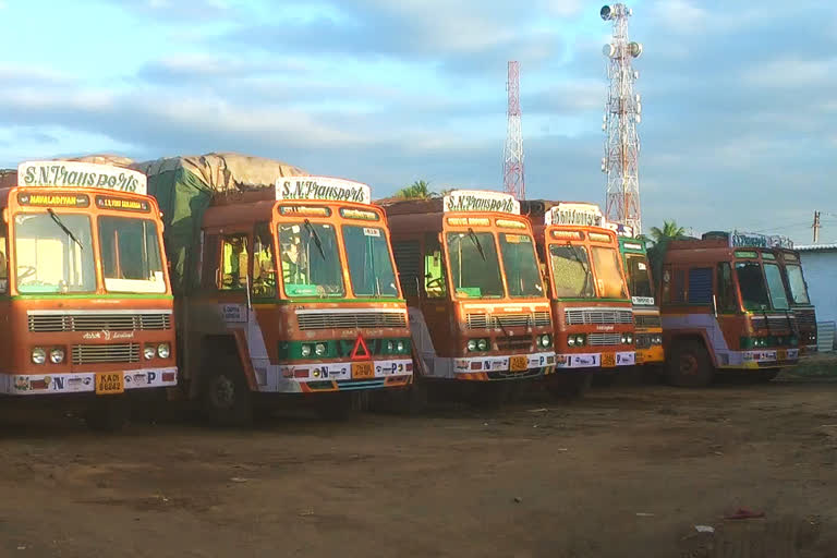 പാലക്കാട്  palakkad  ചരക്ക് ലോറികൾ  വാഹനം  തമിഴ്‌നാട്