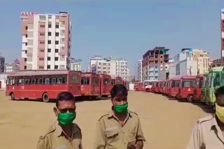 महाराष्ट्र से कोटा पहुंची बसें, buses from Maharashtra reached