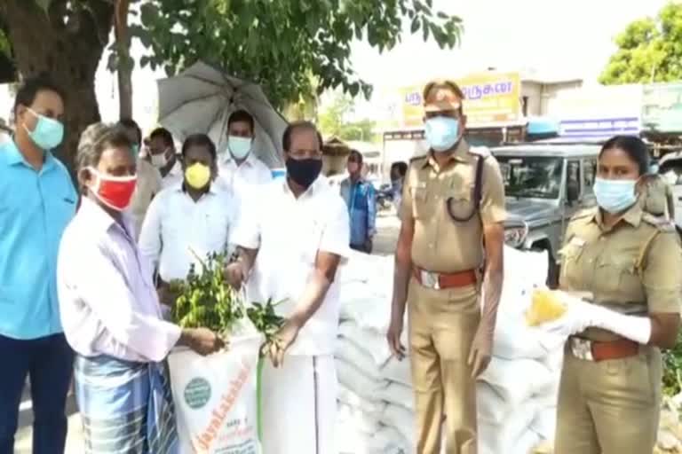 Relief supplies provided  பல்லடம் பாரதிபுரம் மக்கள்  பல்லடம் எம்எல்ஏ  கரைப்புதூர் நடராஜன்  பாரதிபுரம்