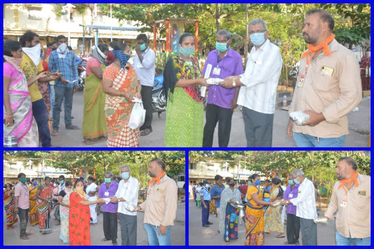 due to corona lockdown Distribution of food by swamiVivekananda charity at visakhapatnam