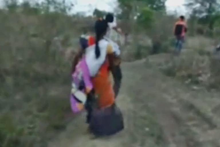 woman traveled 150 KM with the baby