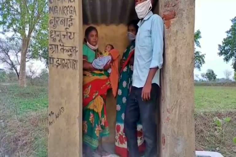 newborn gets shelter in toilet due to fear of corona in gariaband