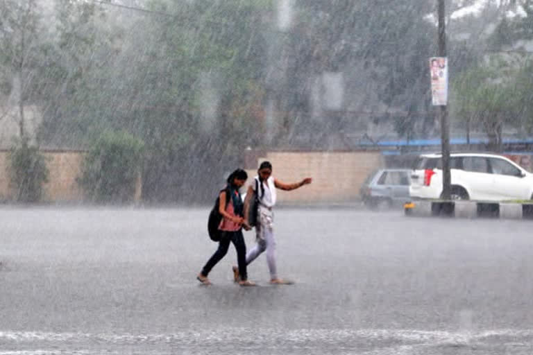 സംസ്ഥാനത്ത് ശക്തമായ മഴയ്ക്ക് സാധ്യത; കലാവസ്ഥ നിരീക്ഷണ കേന്ദ്രം covid 19 lock down latest thiruvananthapuram