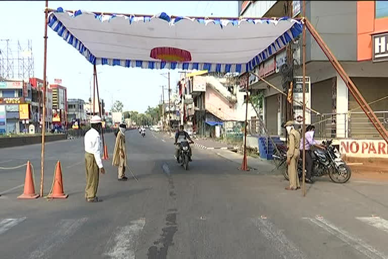 lockdown is strickly ongoing in The joint Warangal district