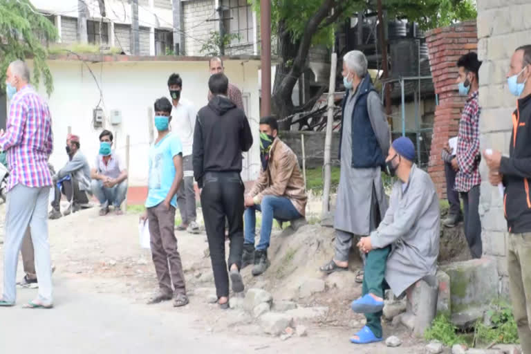 Kashmiri labourers seek help from government