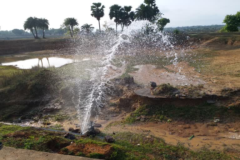 Antisocial elements break urban water supply pipeline