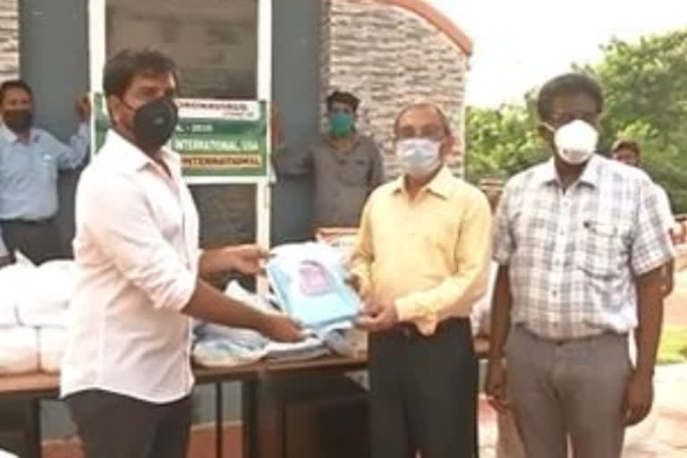 ppe kits distributed to vims hospital doctors in vizag