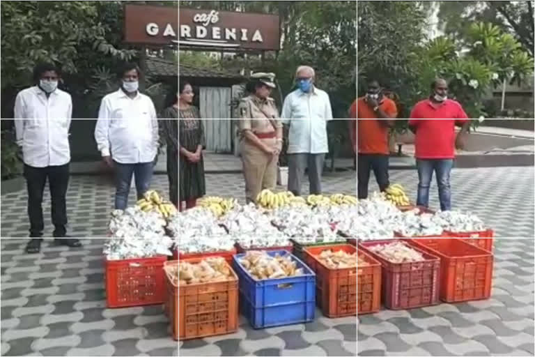 Sikh Society Distributes Food Packets To immigration labor