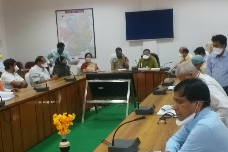 District Disaster Management Committee meeting on corona virus in Chhindwara