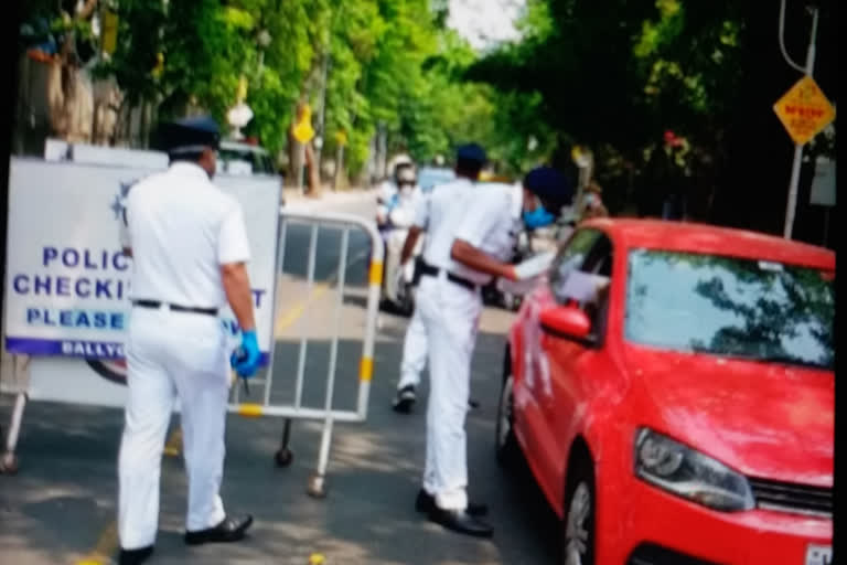 Kolkata Police arrested many for spit