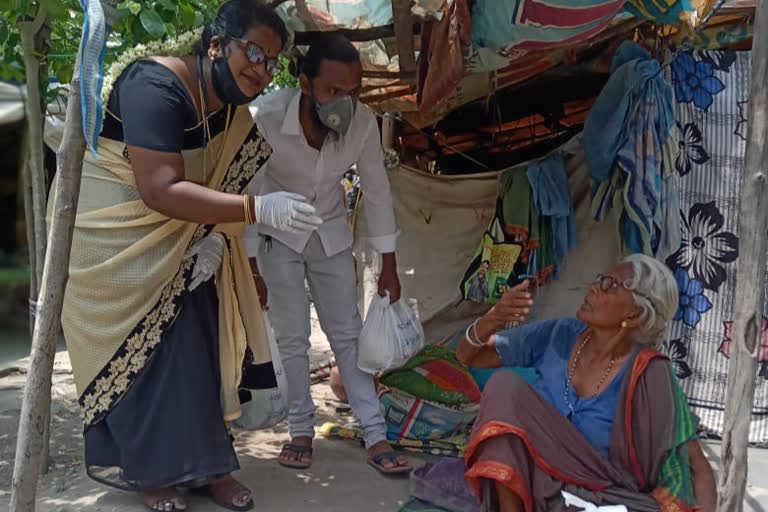 Distribution of Food Products to Wage Labor Families in Bellary