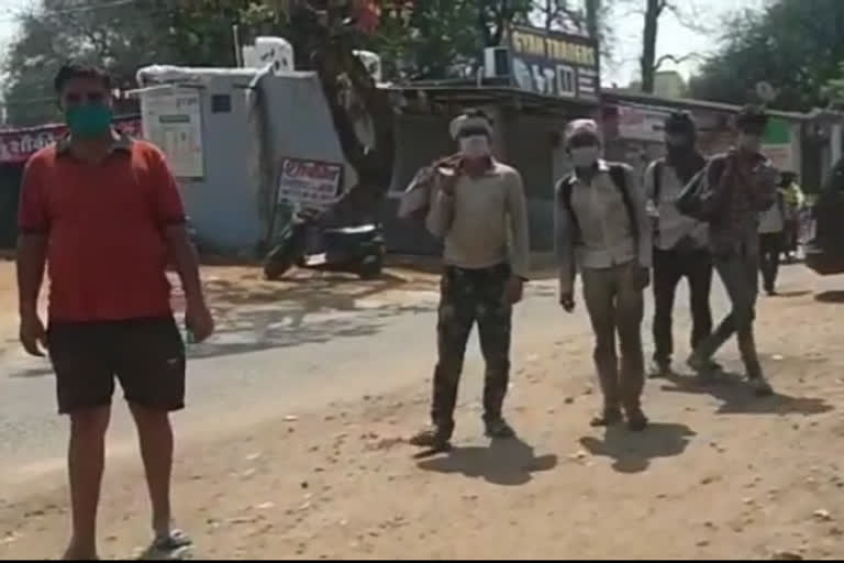 People going to Chhattisgarh on foot and cycle going to Uttar Pradesh and Madhya Pradesh