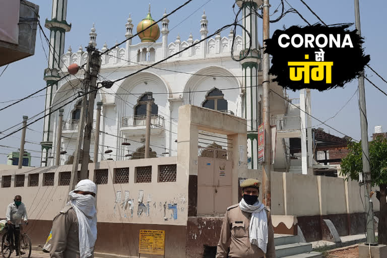 Police stationed outside mosques on the first Zuma day of Ramadan corona virus lockdown