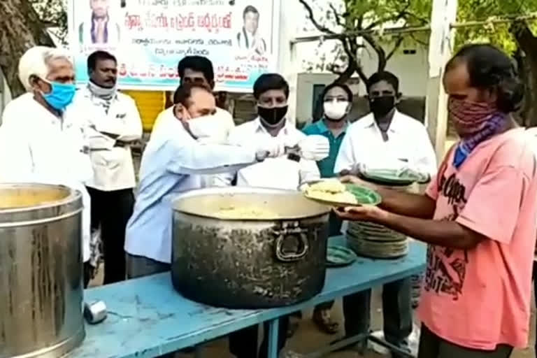 Distribution of 30-day snacks at Nandiyala in kurnool district