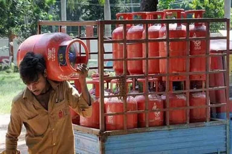 non subsidized lpg gas cylinder price reduced by 162 rupees during lockdown