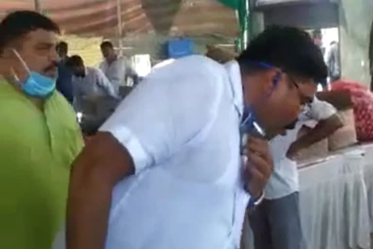 former bjp mla spitting on road