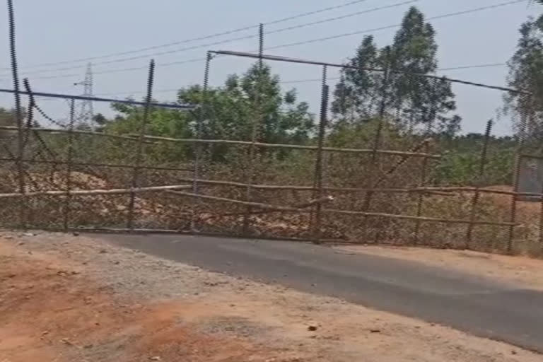 Three roads blockade with full fence construction