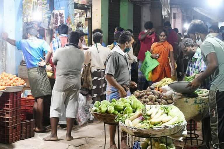 Retailers are not allowed in the mattuthavani vegetable market