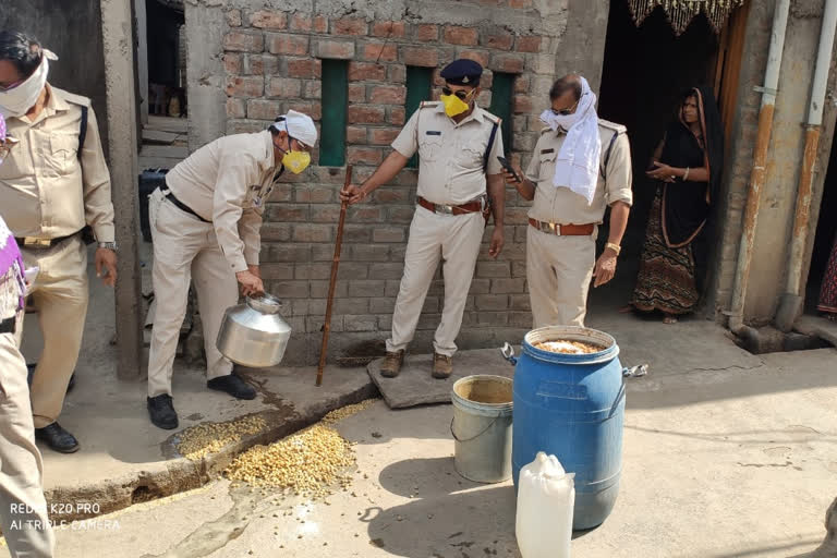 Raid action on liquor sales bases in dewas