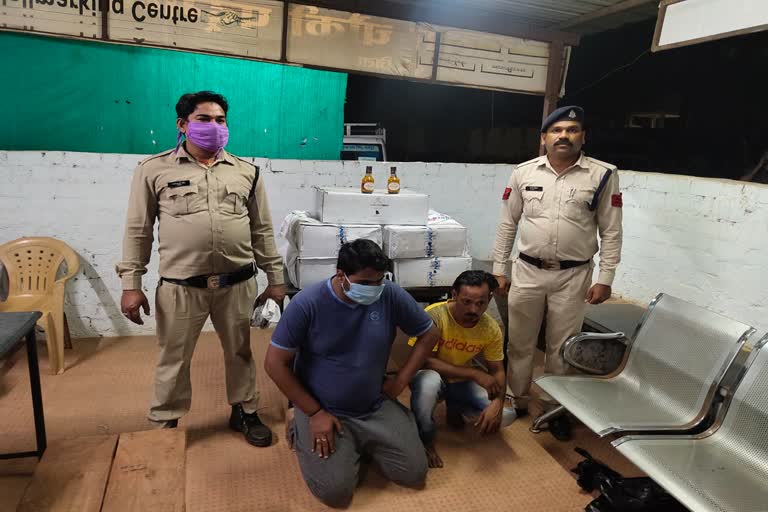 two-accused-arrested-for-liquor-smuggling-in-durg