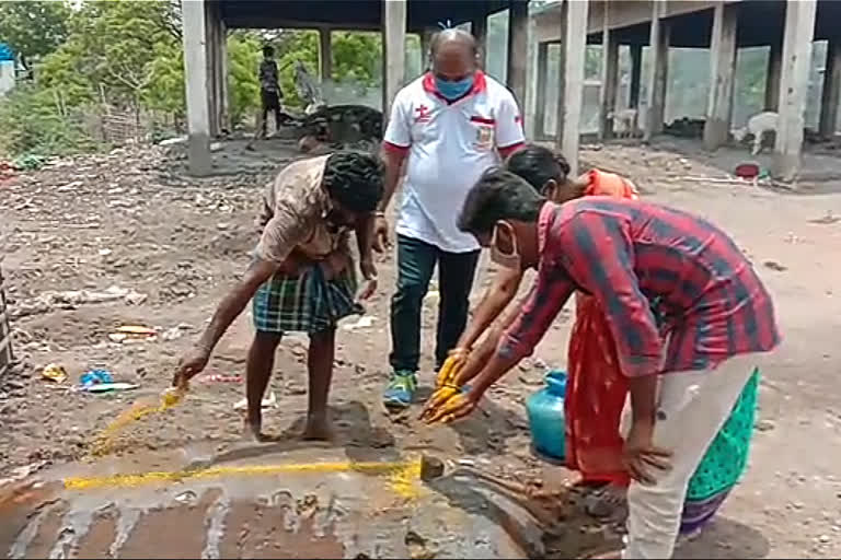 இறுதிச் சடங்கை செய்த தன்னார்வலர்கள்