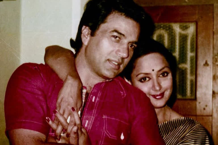 Etv Bharat, Gujarati News, Esha, Hema-Dharmendra on wedding anniversary