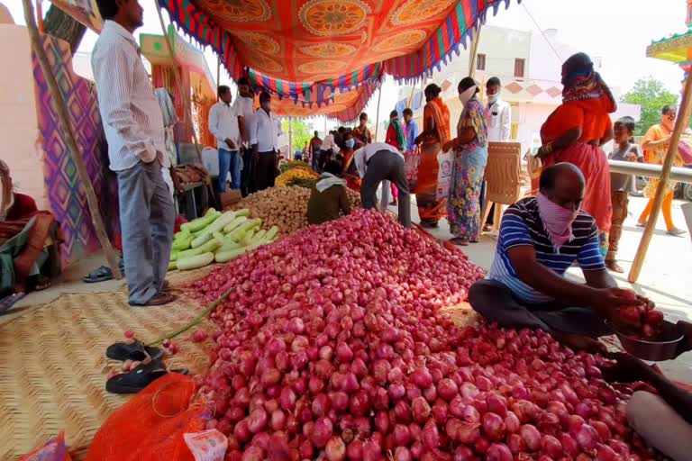 vegetables distributed at aregudem choutuppal