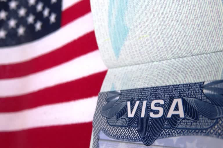 Coronavirus: US announces relaxations for H-1B visa holders and Green Card applicants  business news  H-1B visa holders  Green Card applicants  വിസാ കാലാവധി പുതുക്കാൻ 60 ദിവസം കൂടി സമയം  യുഎസ്  യുഎസ് സിറ്റിസൺഷിപ്പ് ആൻഡ് ഇമിഗ്രേഷൻ സർവീസസ്  എച്ച്-1 ബി വിസ