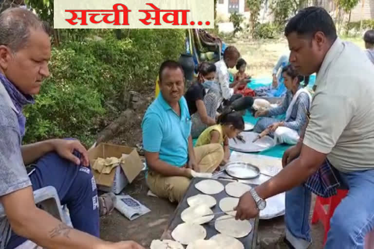 anjad-tahsil-youth-distribute-food-packets-to-needy-people-barwani