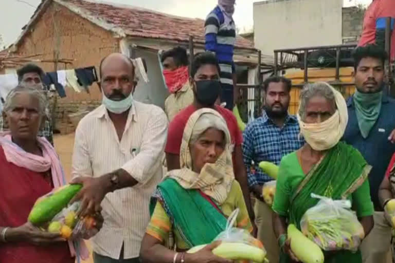 vegetables-distributed-at-kanchanapally-yadadri