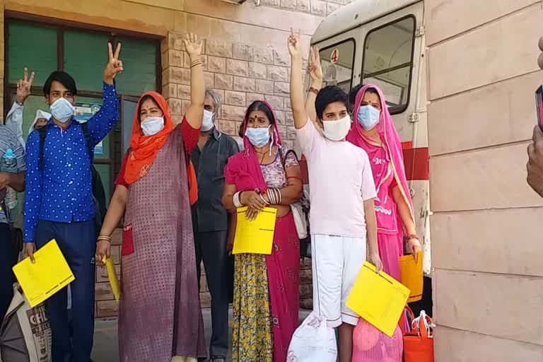 MDM अस्पताल से डिस्चार्ज हुए कोरोना के 38 मरीज,  38 corona patients discharged from MDM hospital