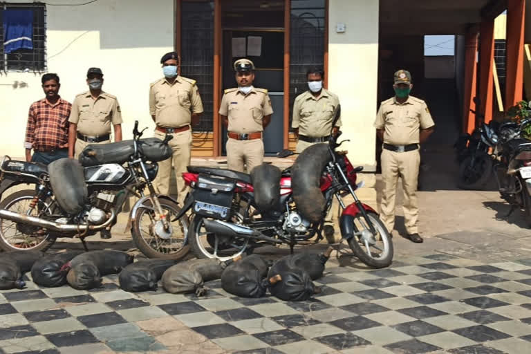 Chikkodi Excise Police raid, worth Rs 1.6 lakh Worth smuggling