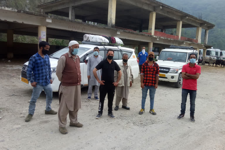 kashmiri laborers in mandi