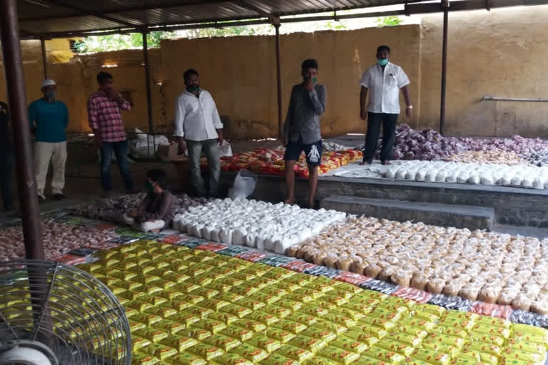 Ramadan tofa is a gift to the poor Muslims in jammalamadugu kadapa district