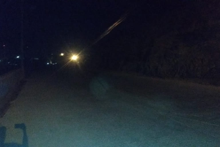 There is no street light on the 3 kilometer road in Surapur