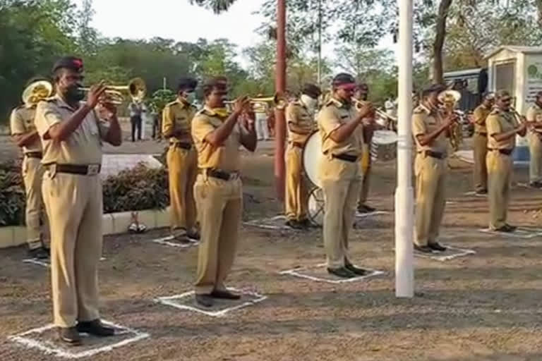 कोरोना वॉरिअर्सचे सांगली पोलीस दलाने बँड वाजवून मानले आभार