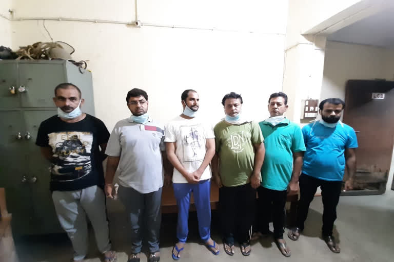 Godhra LCB arrested 6 people for gambling