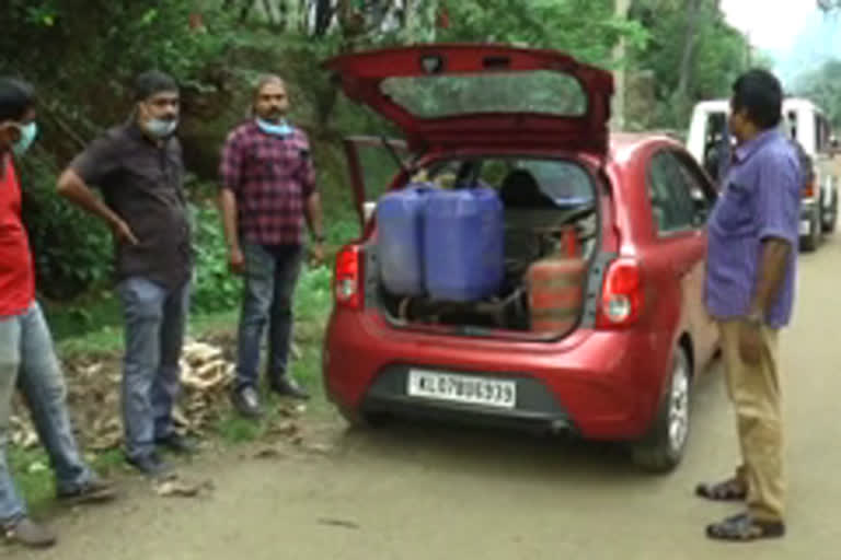 liquor  raid  kothamnagalam  ചാരായവേട്ട  എക്‌സൈസ് സംഘം  ഒരാൾപിടിയിൽ