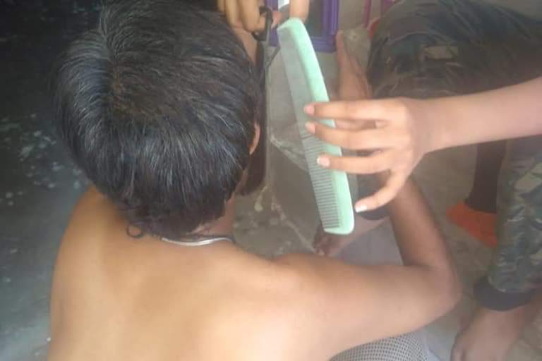 People of Dewas are cutting hair in their own house