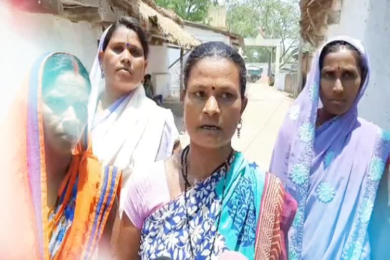 sarpanch-removes-four-scavengers-from-work-in-rajnandgaon