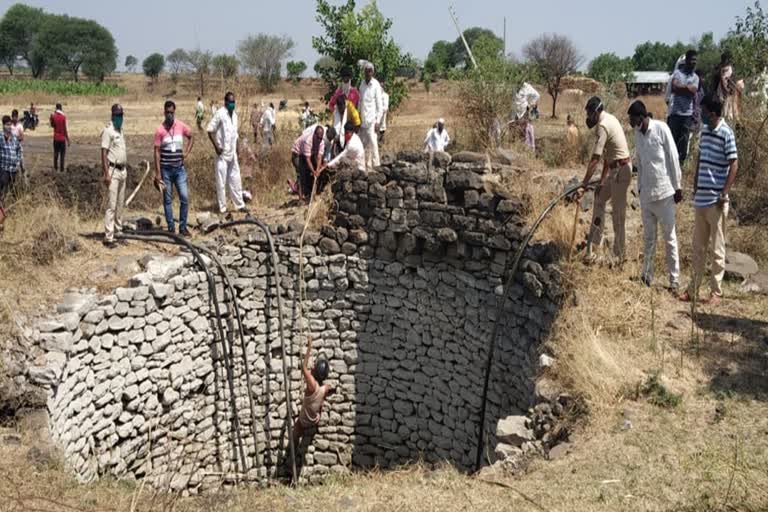 2 chidren died in well osmanabad