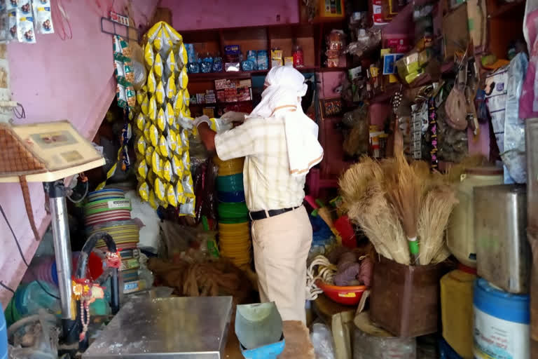 chhatarpur-district-food-officer-inspected-grocery-stores