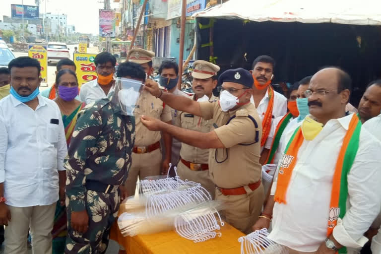 face masks distribution to police in jangaon district