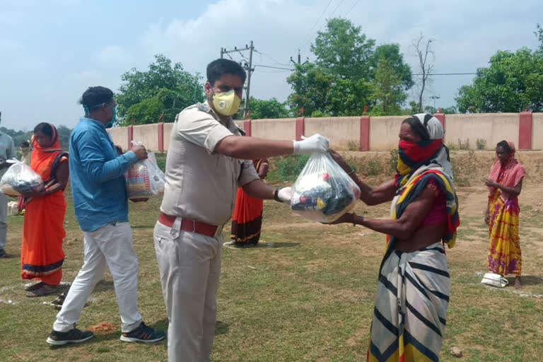 Food grains distributed among Ghasi families in Giridih