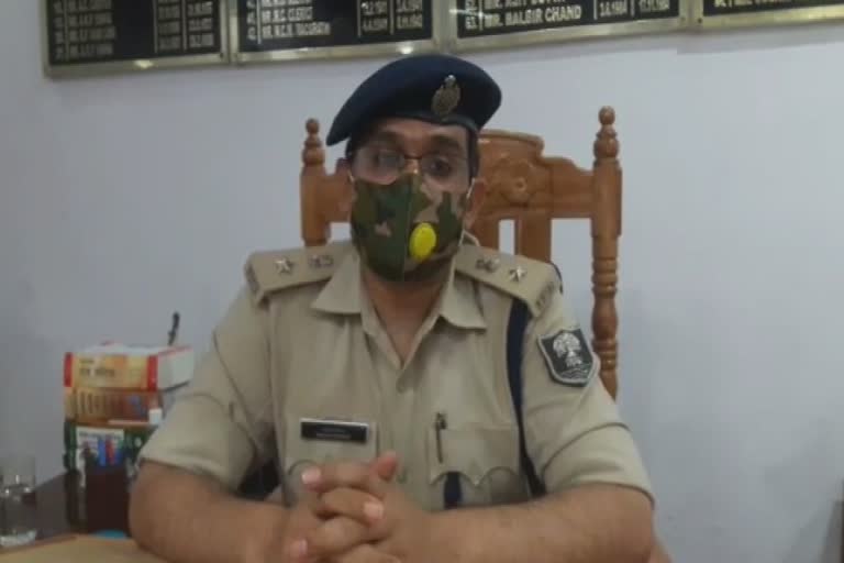 पुलिस की बर्बरता वीडियो वायरल