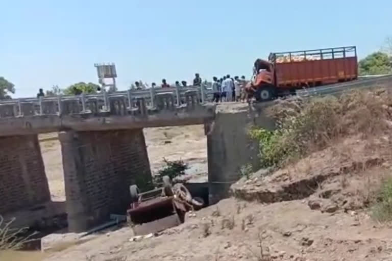 महाराष्ट्र-गुजरात सीमेवर अपघात; एकाचा मृत्यू तर १ गंभीर