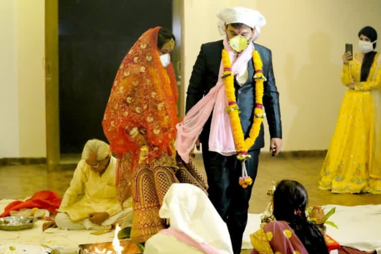 Wedding amid lockdown in Hoshangabad